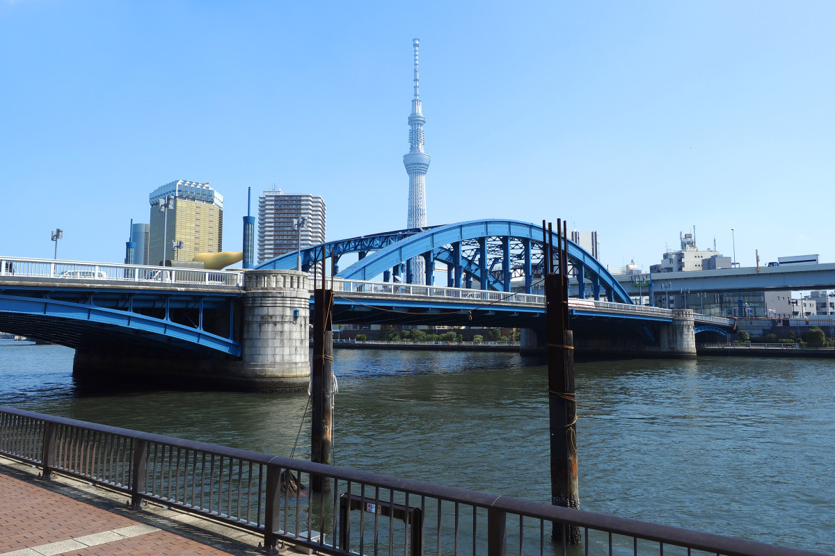 隅田川に架かる駒形橋
